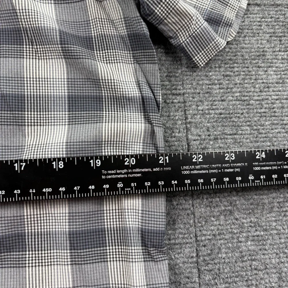 The North Face Mens Gray Plaid Short Sleeve Button Down Shirt Large